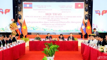 Văn phòng Chính phủ Việt Nam và Văn phòng Phủ Thủ tướng Lào chia sẻ kinh nghiệm hoạt động