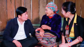 Bí thư Tỉnh ủy thăm, chúc Tết Quý Mão tại huyện vùng biên Quế Phong