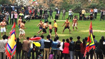 Du xuân qua miền di sản