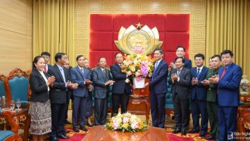 Lãnh đạo tỉnh Khăm Muộn (Lào) chúc Tết tỉnh Nghệ An