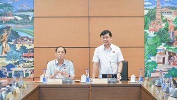 Đại biểu Quốc hội đoàn Nghệ An thảo luận về sửa đổi Luật Lưu trữ