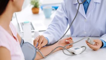 Sở Y tế trả lời cử tri Hoàng Văn Hảo, xóm 1, xã Xuân Sơn, huyện Đô Lương về quản lý hoạt động của phòng khám bệnh tư nhân