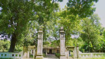 Làng học bên bờ sông Lam