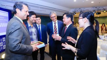 Bí thư Tỉnh ủy Nghệ An làm việc với Hiệp hội Các nhà sản xuất phụ tùng ô tô Ấn Độ