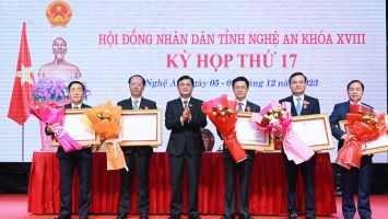 Chủ tịch nước tặng thưởng Huân chương Lao động cho 5 cá nhân của tỉnh Nghệ An