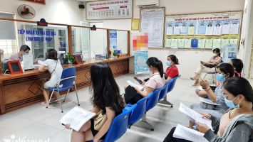 Buộc người dân ra công an phường xin giấy xác nhận cư trú là 'hành dân'