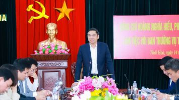 Phó Bí thư Tỉnh ủy Hoàng Nghĩa Hiếu làm việc với Ban Thường vụ Thị ủy Thái Hòa