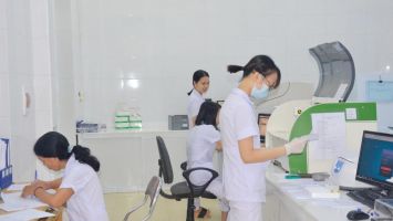 Quan tâm tháo gỡ khó khăn, vướng mắc trong lĩnh vực Y tế