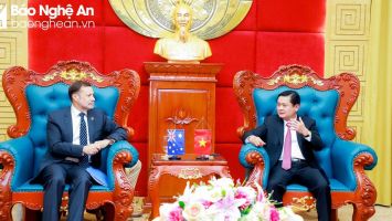 Bí thư Tỉnh ủy Nghệ An tiếp xã giao Đại sứ Australia tại Việt Nam