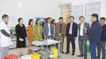 Quan tâm tháo gỡ khó khăn đối với tuyến y tế cơ sở