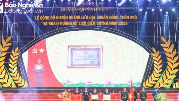 Huyện Quỳnh Lưu công bố quyết định đạt chuẩn nông thôn mới và khai trương du lịch biển Quỳnh năm 2023