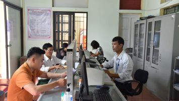 Xây dựng chính sách hỗ trợ cán bộ, công chức làm việc tại bộ phận một cửa