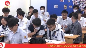 Giáo viên không được dạy thêm ngoài nhà trường với học sinh của mình