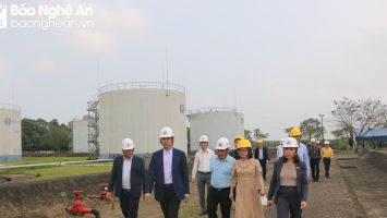 Đoàn ĐBQH tỉnh giám sát việc thực hiện chính sách pháp luật về phát triển năng lượng tại Công ty Xăng dầu Nghệ An