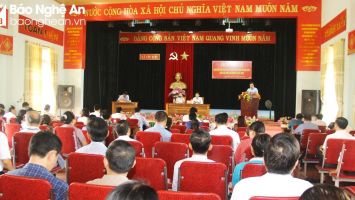 Đại biểu Quốc hội tiếp xúc cử tri thị xã Thái Hoà