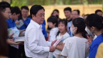 Bộ trưởng Lê Minh Hoan: 'Sách là công cụ để tri thức hoá nông dân'
