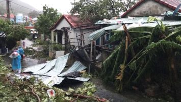 Ngân hàng Nhà  nước Chi nhánh tỉnh Nghệ An trả lời cử tri huyện Kỳ Sơn về việc giảm lãi suất vay ngân hàng cho các hộ gia đình bị thiệt hại do cơn bão số 3, 4 gây ra.