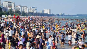 Nghỉ lễ kéo dài 5 ngày, người lao động được trả lương thưởng thế nào?