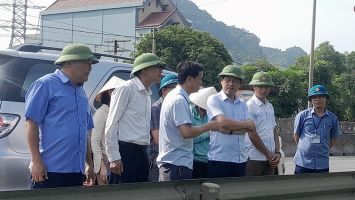 Thường trực HĐND thị xã Hoàng Mai khảo sát việc giải quyết kiến nghị cử tri và đơn thư tại phường Quỳnh Thiện