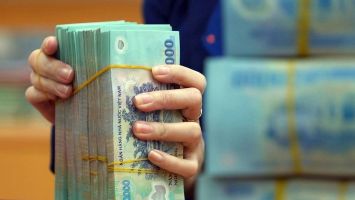 4 lần cải cách, lương công chức Việt Nam vẫn thấp