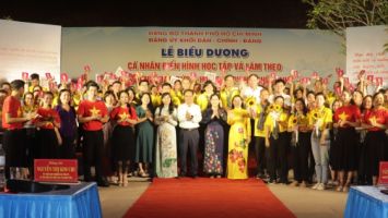 Đảng ủy Khối Dân - Chính - Đảng Thành phố Hồ Chí Minh tổ chức biểu dương cá nhân điển hình và nhiều hoạt động ý nghĩa trên Quê hương Bác!