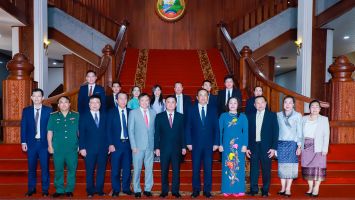 Bí thư Tỉnh ủy Nghệ An Thái Thanh Quý diện kiến Thủ tướng Chính phủ và Chủ tịch Quốc hội nước CHDCND Lào