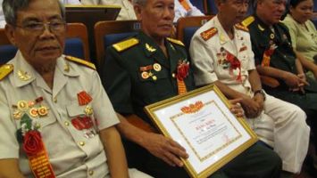 Sở Lao động, Thương binh và Xã hội trả lời kiến nghị của cử tri xã Hưng Trung, huyện Hưng Nguyên về chi trả tiền thưởng huân chương