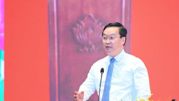 Chủ tịch UBND tỉnh Nguyễn Đức Trung trao đổi nhiều vấn đề băn khoăn từ cơ sở