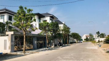 UBND thành phố Vinh trả lời cử tri Nguyễn Thị Tình, khối 2, phường Quán Bàu, thành phố Vinh về cấp giấy chứng nhận quyền sử dụng đất không đúng quy định.