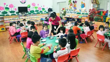 Sở Giáo dục và Đào tạo trả lời cử tri Nguyễn Thị Hà, Hiệu trưởng Trường Mầm non xã Lạng Khê, huyện Con Cuông về hỗ trợ tiền ăn cho trẻ mầm non và tiền trực trưa cho giáo viên Mầm non