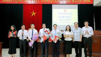 Bầu bổ sung Chủ tịch HĐND và Chủ tịch UBND thị xã Thái Hòa