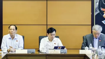 Thủ tục gọn nhẹ, công khai, minh bạch chính là chống lãng phí, tiêu cực, tham nhũng