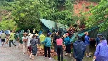 Quan tâm bố trí kinh phí để tiếp tục đầu tư xây dựng, hoàn thành Dự án di dời lũ khẩn cấp, sạt lở đá Bản Chiếng