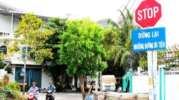 UBND tỉnh trả lời cử tri huyện Quỳnh Lưu về biển báo gây nguy hiểm cho người tham gia giao thông