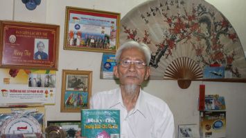 Chuyện về thầy và thầy kể chuyện