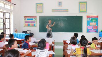 Sở Nội vụ trả lời cử tri Trần Xuân Nhương, Trưởng phòng Giáo dục và Đào tạo huyện Quỳnh Lưu về chỉ tiêu biên chế và số lượng giáo viên