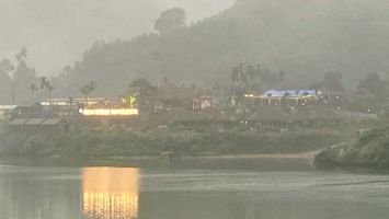 Du lịch homestay và văn hóa giả trang