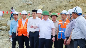 Chủ tịch UBND tỉnh Nghệ An Nguyễn Đức Trung kiểm tra công tác triển khai công trình đường dây 500kV mạch 3