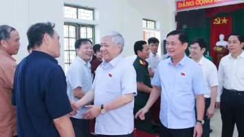 Các Đại biểu Quốc hội đoàn Nghệ An tiếp xúc cử tri huyện Thanh Chương