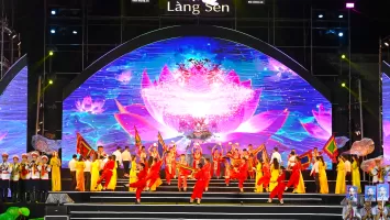 Nghệ An trọng thể khai mạc Lễ hội Làng Sen năm 2024