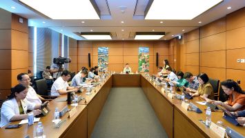 THẢO LUẬN TỔ 3: TẠO ĐIỀU KIỆN ĐỂ TIẾP TỤC PHÁT TRIỂN HOẠT ĐỘNG CÔNG CHỨNG THEO ĐỊNH HƯỚNG XÃ HỘI HÓA