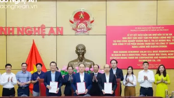 Ký kết biên bản ghi nhớ đầu tư dự án 450 triệu USD sản xuất pin năng lượng mặt trời tại Nghệ An