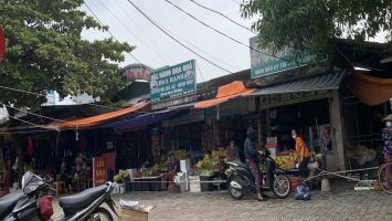 Ủy ban nhân dân thành phố Vinh trả lời các cử tri phường Hưng Bình, thành phố Vinh về tình trạng lấn chiếm lòng đường, vỉa hè