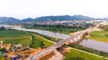 Quan tâm hỗ trợ kinh phí để khắc phục sạt lở cho các hộ dân ven bờ sông Vòng, thị xã Thái Hòa