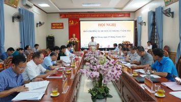 Phó Chủ tịch HĐND tỉnh Nguyễn Như Khôi dự phiên họp Ban Thường vụ Huyện ủy Quế Phong