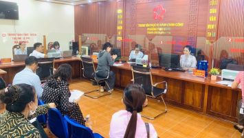 Trả lời kiến nghị cử tri phường Vinh Hưng về hoàn thiện thủ tục hành chính trên hệ thống điện tử