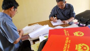 Tạo điều kiện thuận lợi cho người dân trong việc cấp đổi Giấy chứng nhận quyền sử dụng đất tại xã Tam Hợp