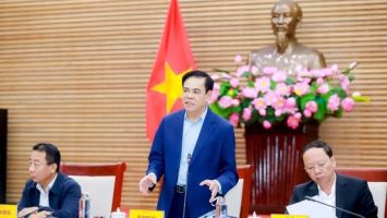 Chủ tịch UBND tỉnh Nghệ An Võ Trọng Hải chủ trì phiên họp chuyên đề của UBND tỉnh