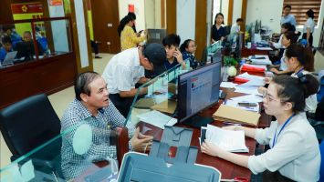 Chủ tịch Ủy ban nhân dân cấp xã được ủy quyền cho công chức thuộc Ủy ban nhân dân cấp xã thực hiện 04 nhiệm vụ chứng thực