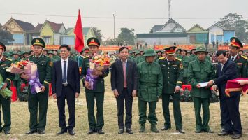 Phó Chủ tịch HĐND tỉnh Nguyễn Như Khôi dự lễ giao nhận quân tại huyện Quế Phong